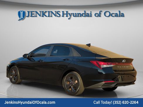 Certified 2022 Hyundai Elantra SEL image 6