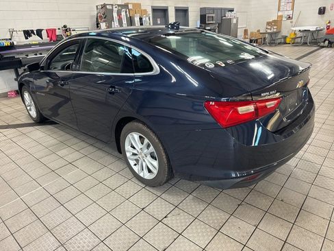 Used 2017 Chevrolet Malibu LT w/ LPO, Convenience Package 2 image 21