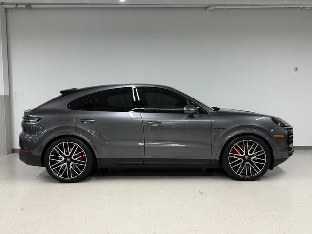 Certified 2024 Porsche Cayenne S AWD/4WD image 6