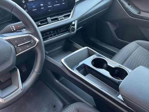 Used 2025 Chevrolet Equinox LT FWD image 41