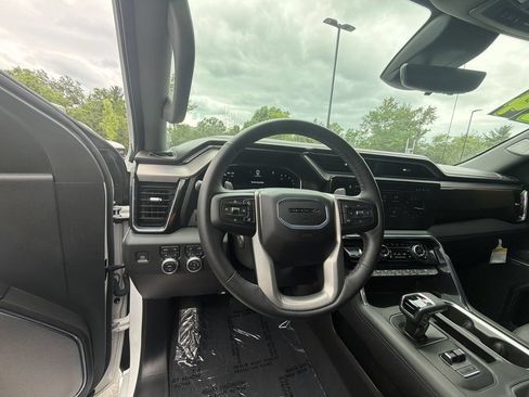 Used 2024 GMC Sierra 1500 Denali w/ Denali Reserve Package AWD/4WD image 14
