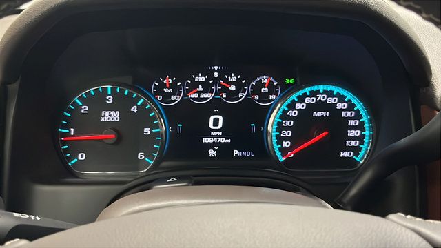 Used 2019 Chevrolet Suburban Premier AWD/4WD image 17