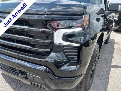 New 2026 Chevrolet Silverado 1500 High Country w/ Midnight Edition AWD/4WD image 9