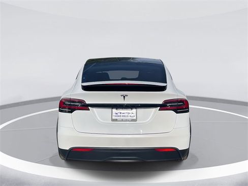 Used 2022 Tesla Model X image 5
