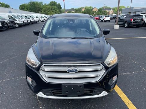 Used 2019 Ford Escape SE w/ Ford Safe & Smart Package AWD/4WD image 2