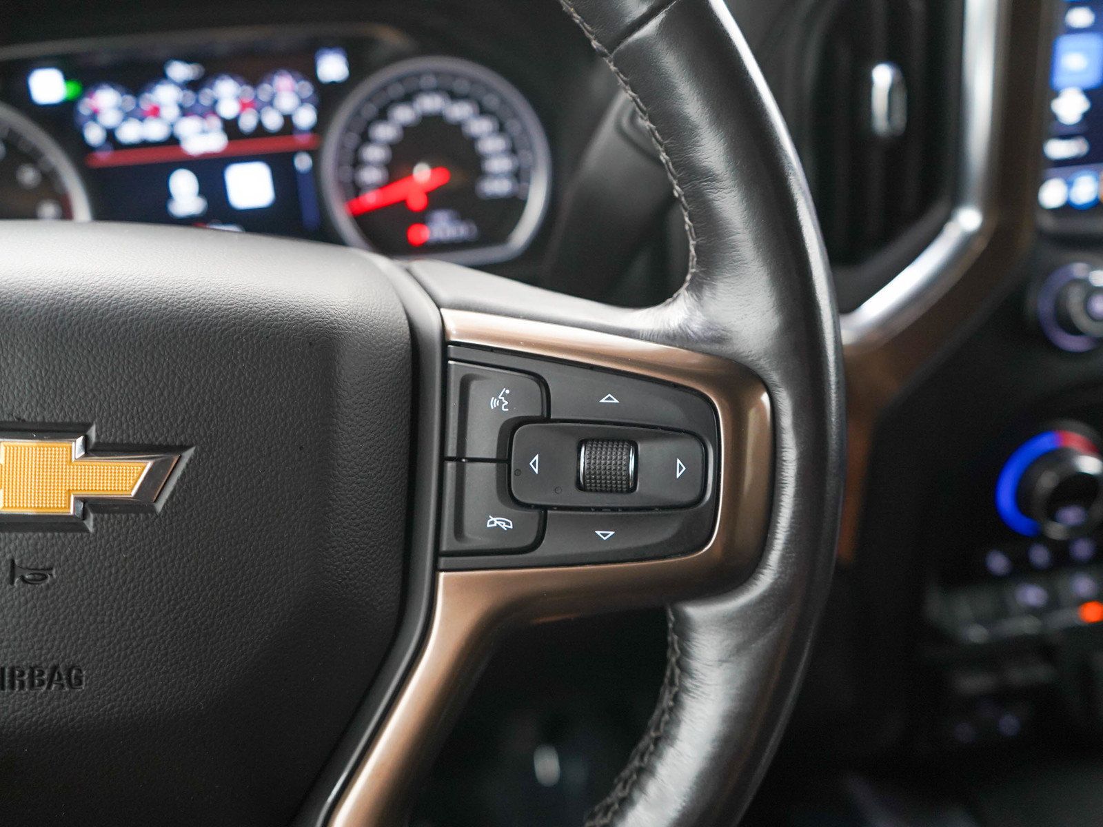 Used 2019 Chevrolet Silverado 1500 High Country w/ Z71 Off-Road Package AWD/4WD image 27