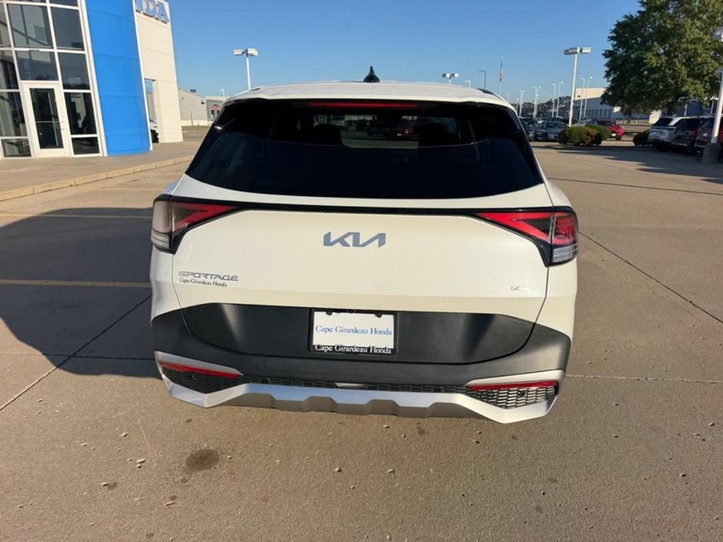 Used 2023 Kia Sportage LX AWD/4WD image 3