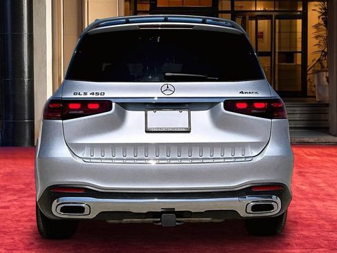 Used 2024 Mercedes-Benz GLS 450 4MATIC w/ AMG Line Exterior image 5