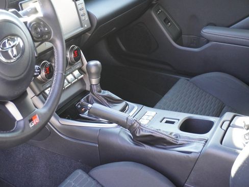 Used 2023 Toyota GR86 Base image 13