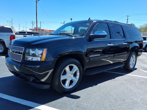 Used 2014 Chevrolet Suburban LT w/ All-Star Edition image 8