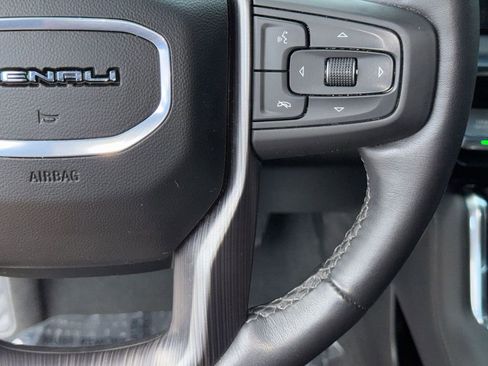 Used 2025 GMC Sierra 1500 Denali AWD/4WD image 18