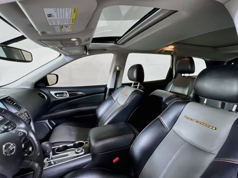 Used 2020 Nissan Pathfinder SL AWD/4WD image 22