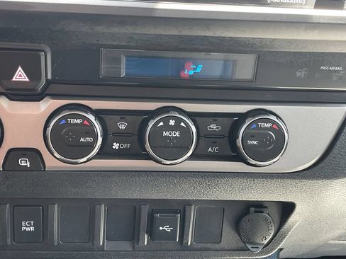 Used 2023 Toyota Tacoma SR AWD/4WD image 23