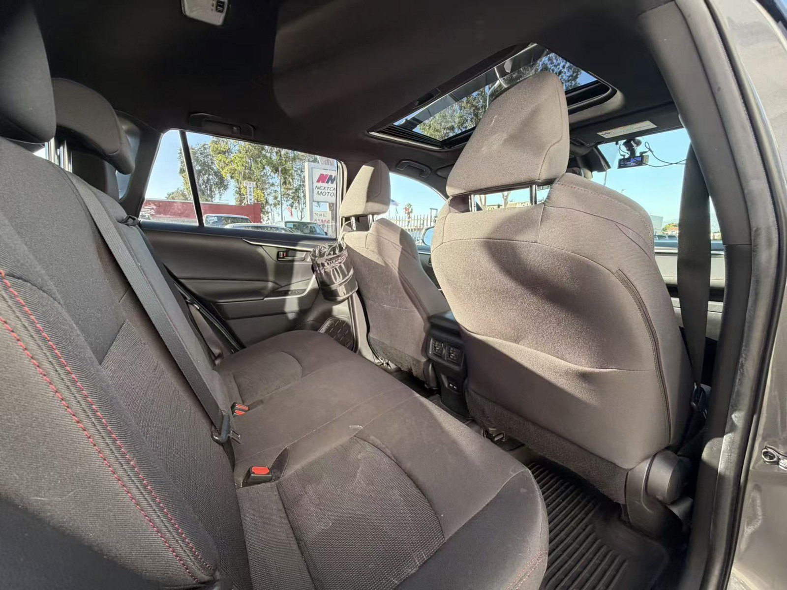 Used 2021 Toyota RAV4 SE w/ Weather & Moonroof Package AWD/4WD image 10