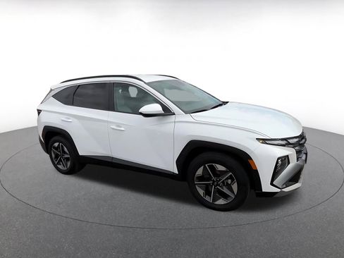 Used 2025 Hyundai Tucson SEL image 2