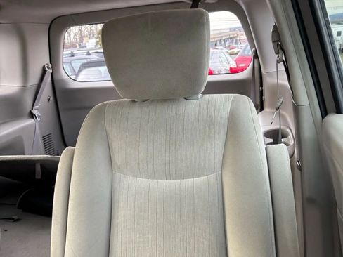 Used 2017 Nissan Quest SV image 19