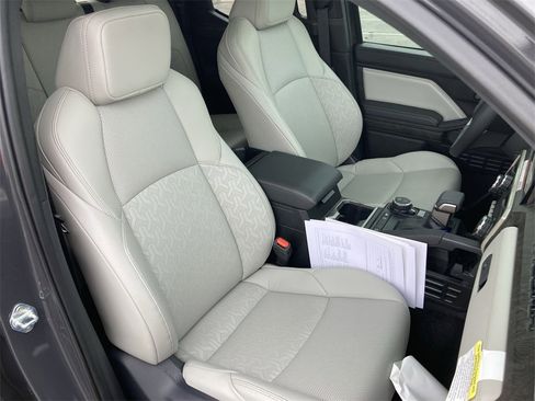Certified 2025 Toyota Tacoma Limited image 28