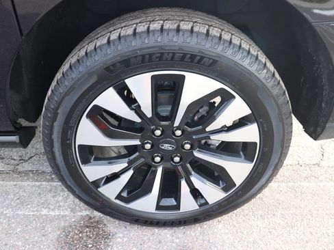 New 2025 Ford Expedition Max Platinum w/ Platinum Ultimate Package image 16