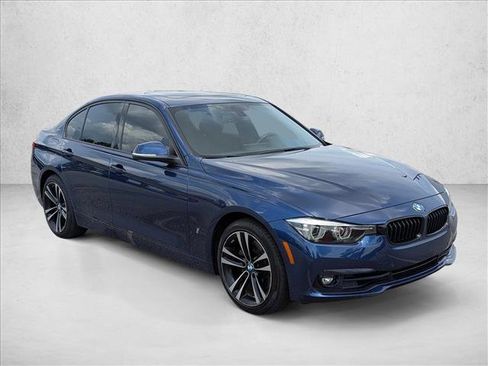 Used 2018 BMW 330e w/ Convenience Package RWD image 3