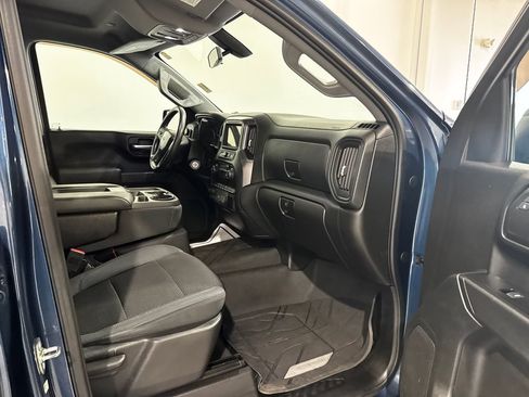 Used 2019 Chevrolet Silverado 1500 Custom Trail Boss w/ Custom Convenience Package AWD/4WD image 19