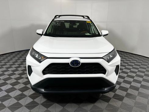 Used 2022 Toyota RAV4 LE image 2