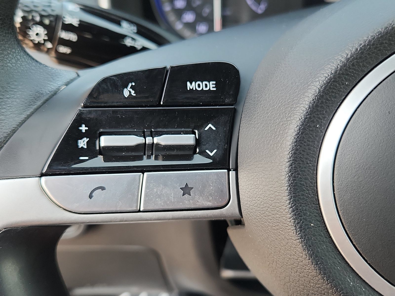 Used 2024 Hyundai Santa Cruz SE AWD/4WD image 19