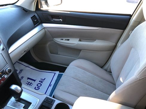 Used 2013 Subaru Outback 2.5i Premium w/ All-Weather Pkg image 19