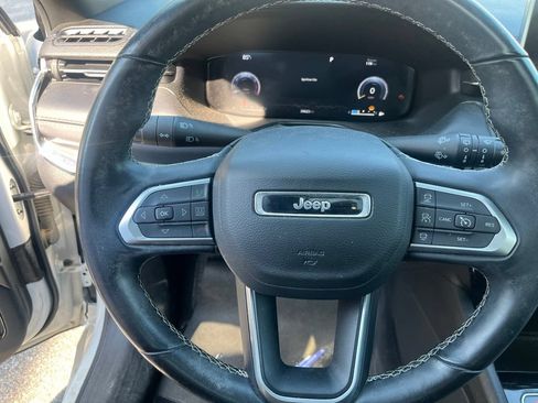 Used 2022 Jeep Compass High Altitude AWD/4WD image 7