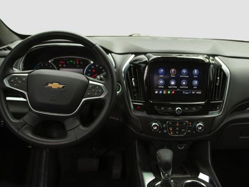 Used 2023 Chevrolet Traverse LT AWD/4WD image 3
