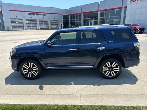 Used 2022 Toyota 4Runner Limited AWD/4WD image 7