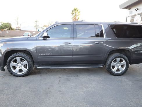 Used 2018 Chevrolet Suburban Premier image 7