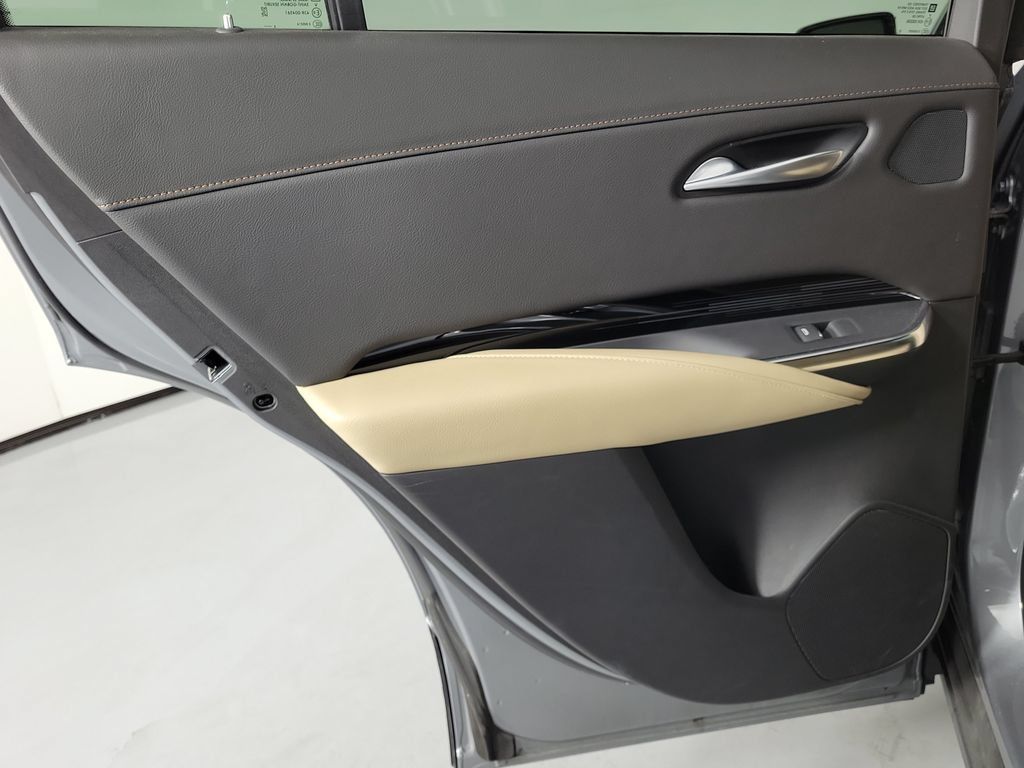Certified 2024 Cadillac XT4 Luxury FWD image 13