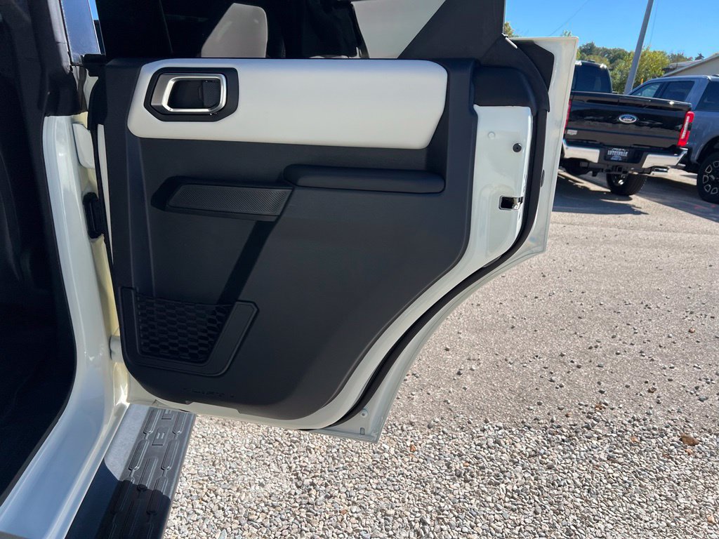 Used 2026 Ford Bronco Outer Banks w/ Sasquatch Package AWD/4WD image 18