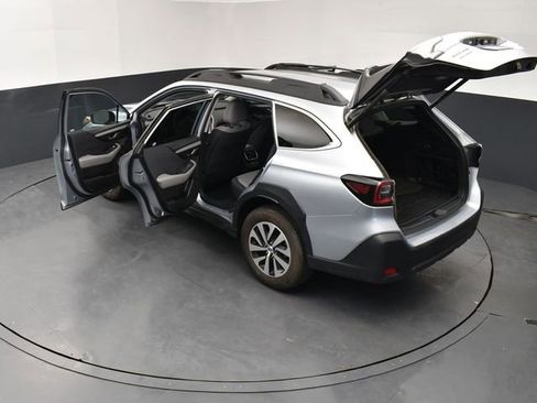 Used 2023 Subaru Outback Premium AWD/4WD image 28