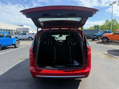 New 2027 Chrysler Pacifica Select w/ Family Tech Group FWD image 48