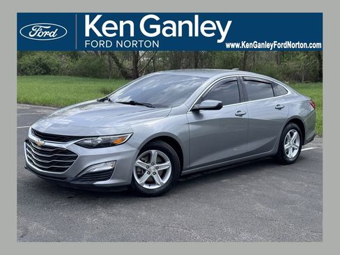 Used 2025 Chevrolet Malibu LS FWD image 1