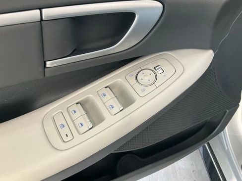 Used 2025 Hyundai Sonata SEL FWD image 5