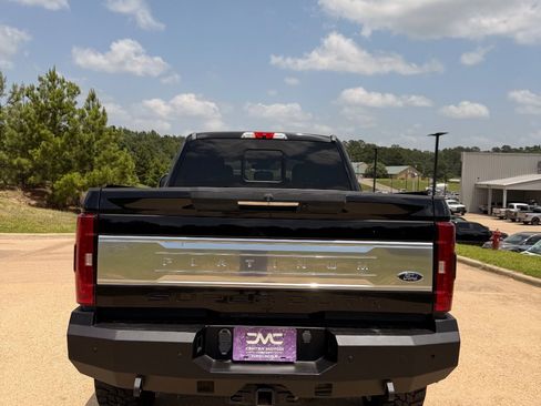 Used 2017 Ford F250 Platinum w/ FX4 Off-Road Package AWD/4WD image 6