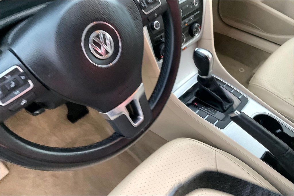 Used 2013 Volkswagen Passat 2.5 SE FWD image 20