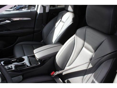 New 2025 Buick Envision Preferred AWD/4WD image 2