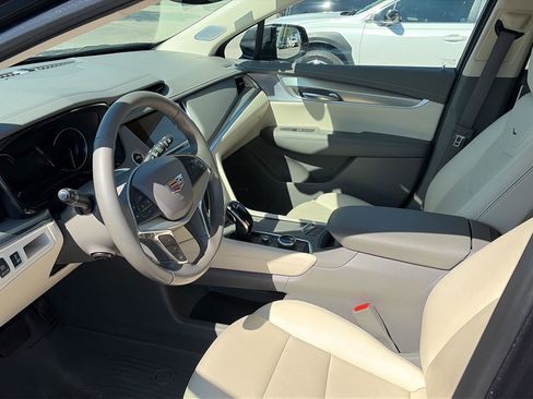 Used 2023 Cadillac XT5 Premium Luxury w/ LPO, Floor Liner Package AWD/4WD image 5