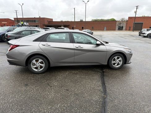 Certified 2023 Hyundai Elantra SE FWD image 8