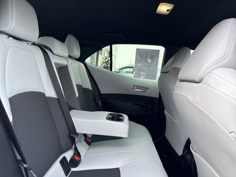 Certified 2025 Toyota Corolla XSE image 28