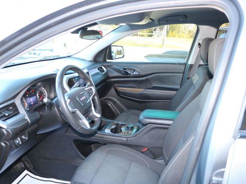 Used 2021 GMC Acadia SLE w/ Driver Convenience Package image 10