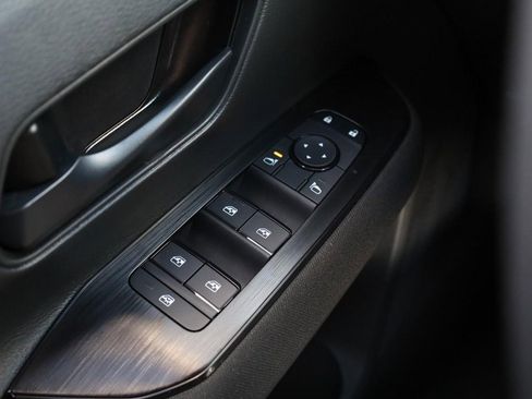 New 2026 Nissan Kicks S image 18