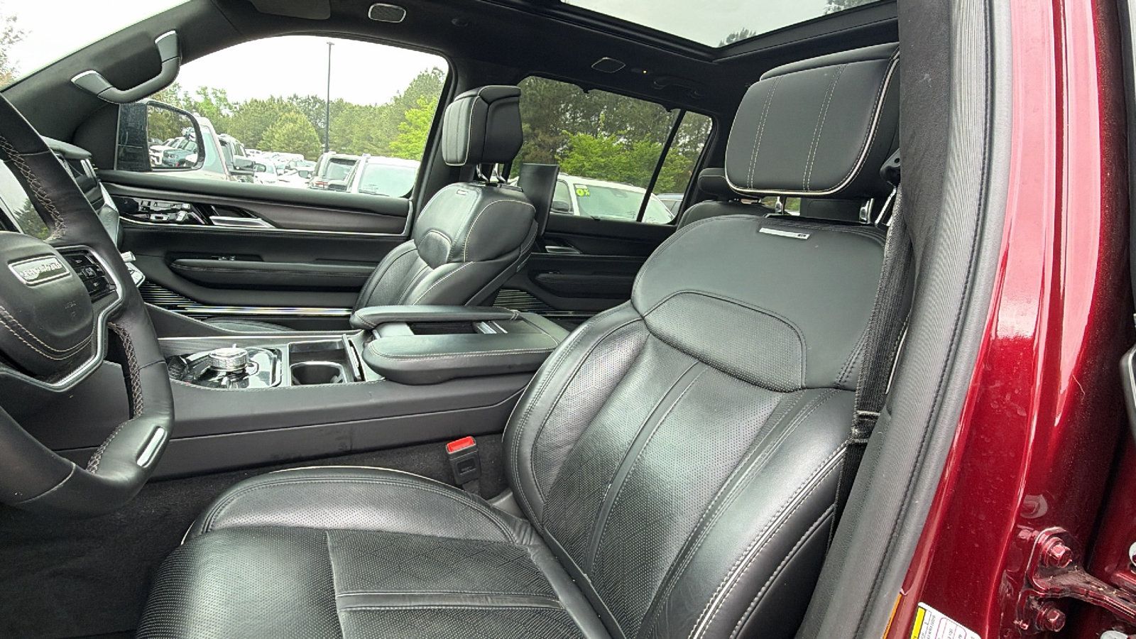 Certified 2025 Jeep Grand Wagoneer Series II Obsidian w/ Quick Order Packagew 28T AWD/4WD image 17