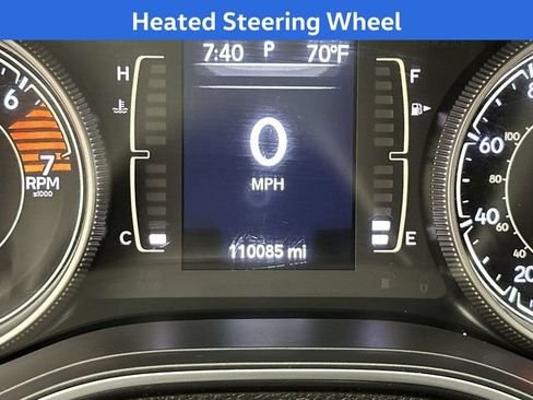 Used 2019 Jeep Cherokee Latitude Plus w/ Comfort/Convenience Group AWD/4WD image 18
