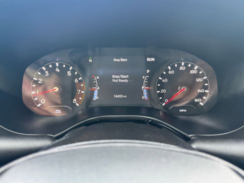 Used 2024 Jeep Compass Latitude w/ Convenience Group image 16