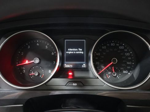 Used 2018 Volkswagen Tiguan S image 38