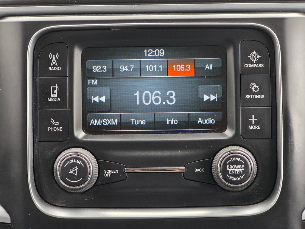 Used 2016 RAM 1500 Classic SLT AWD/4WD image 12